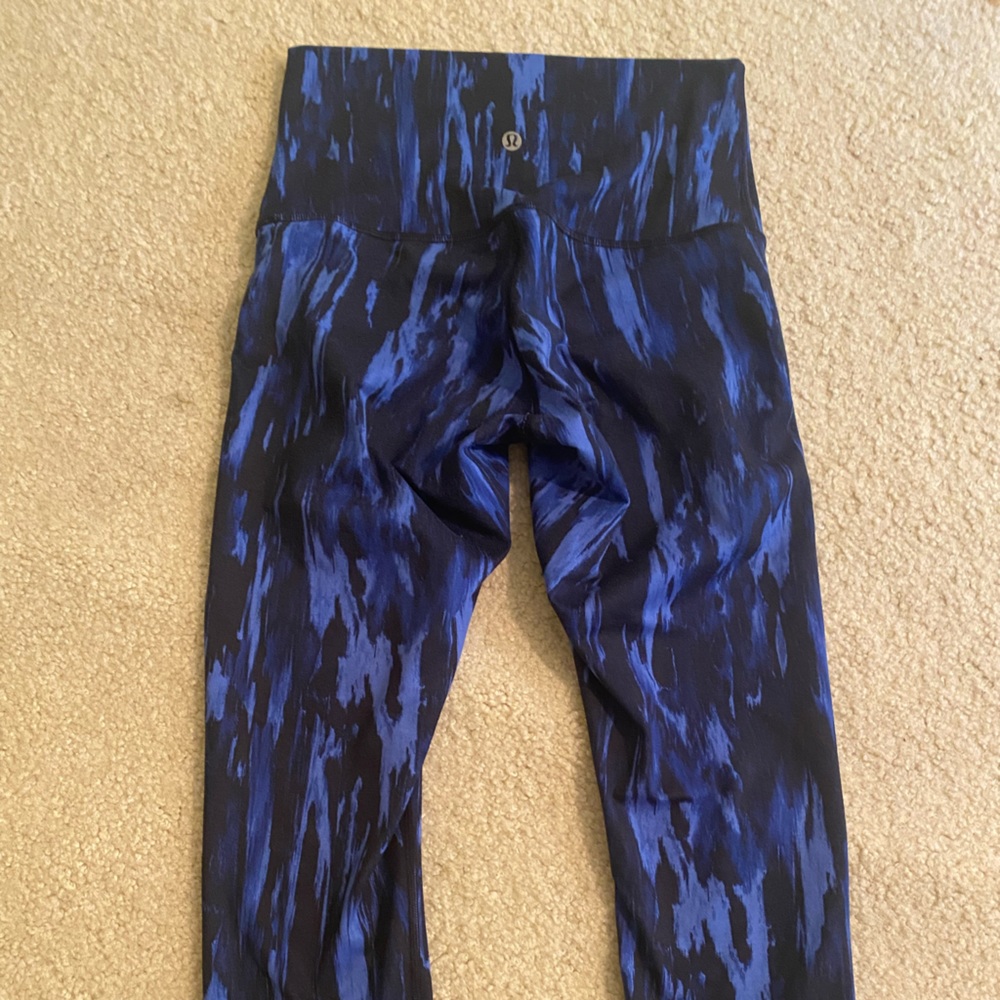 Lululemon capris size 4-6